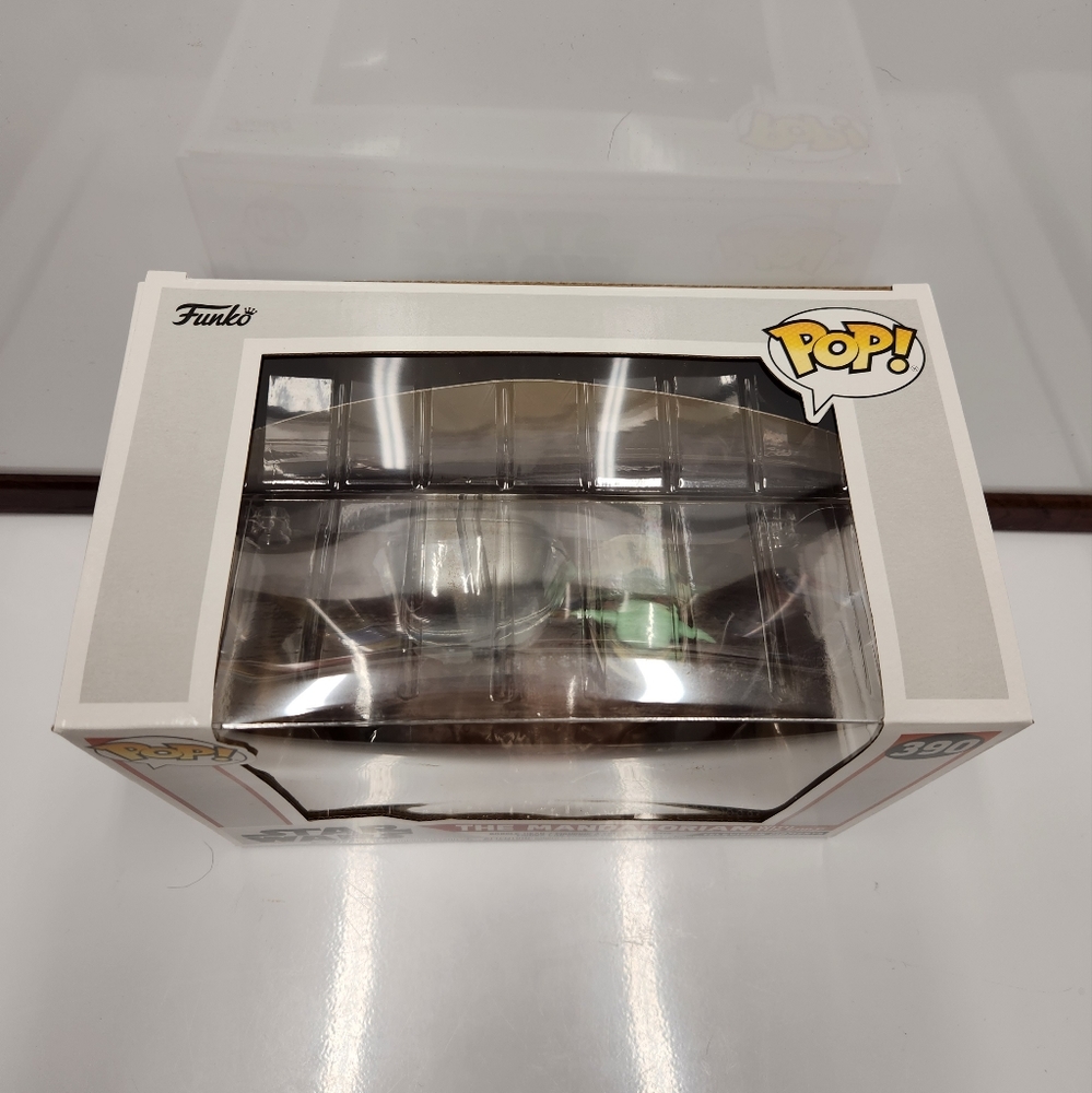 Funko Pop Mandalorian with The Child Grogu #390 Star Wars "Baby Yoda" - Picture 6 of 7